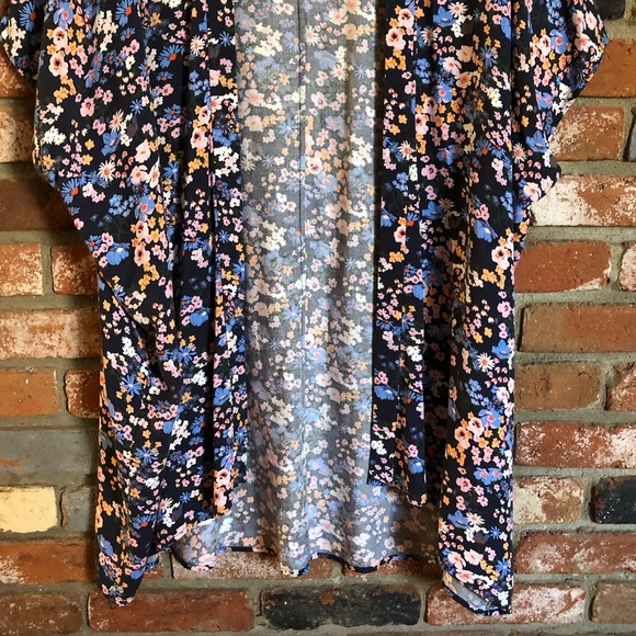 Aritzia Sunday Best Floral Kimono Open Cardigan - Picture 5 of 7